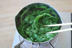 春菊のごま和え