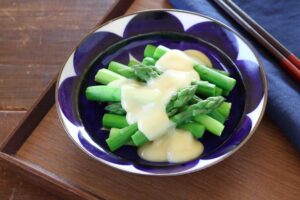 アスパラガスの辛子酢味噌和え