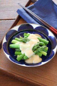 アスパラガスの辛子酢味噌和え