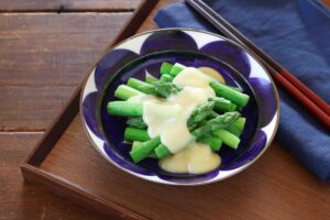 アスパラガスの辛子酢味噌和え