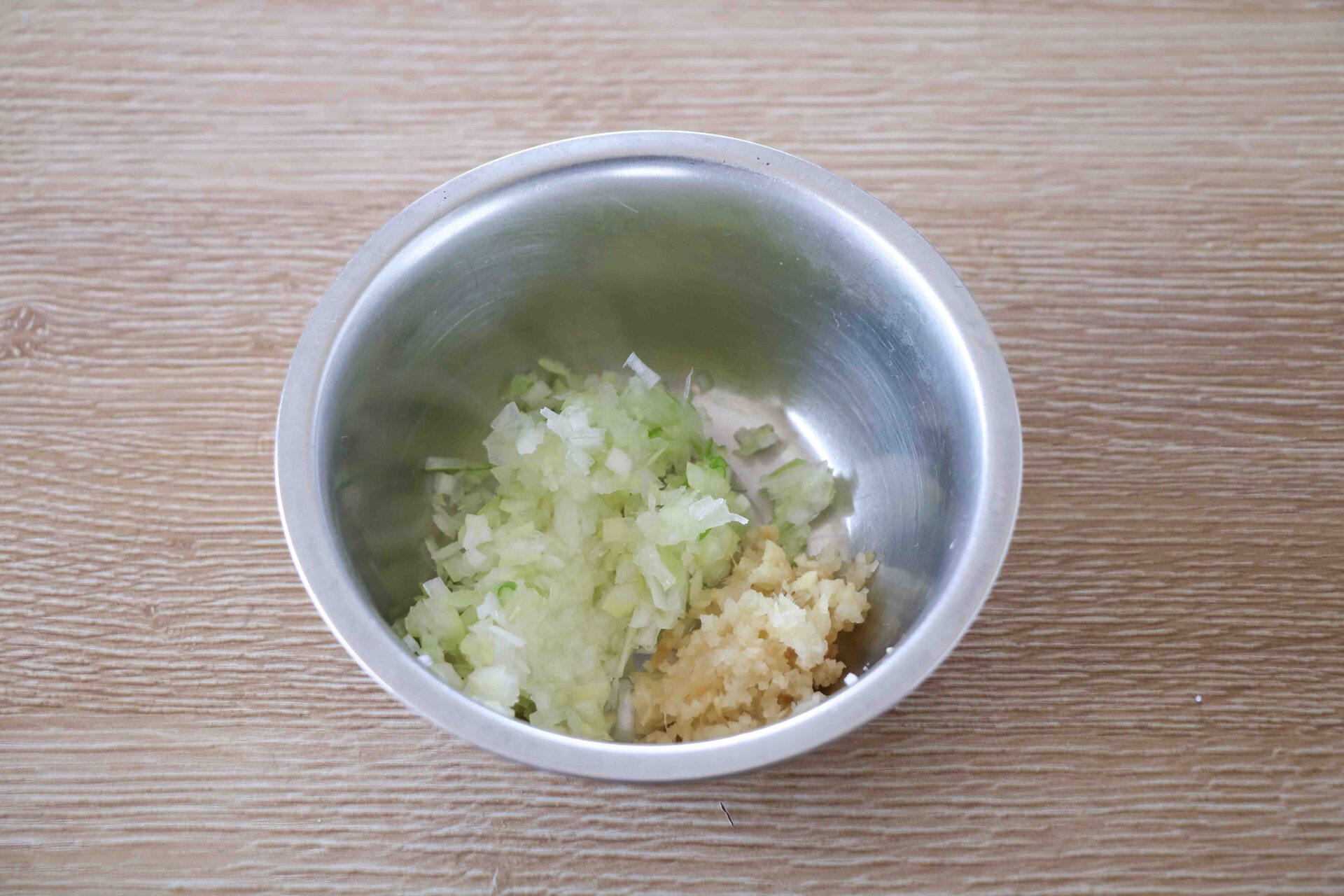 チンゲン菜の香味ナッツだれ