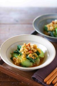 チンゲン菜の香味ナッツだれ